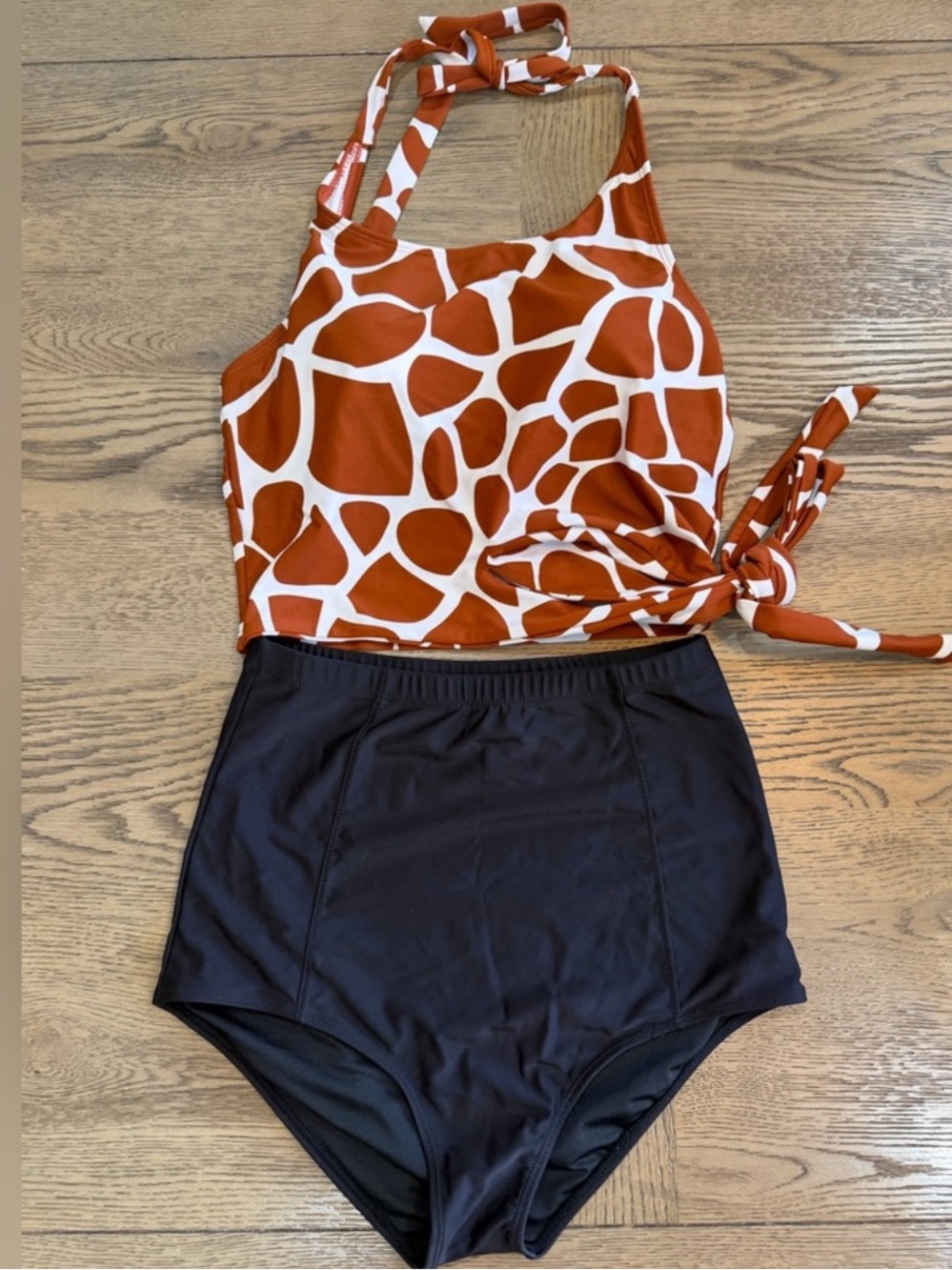 Coral Reef Tie-Back Giraffe-Print Tankini with High-Waist Black Bottoms M 8/10